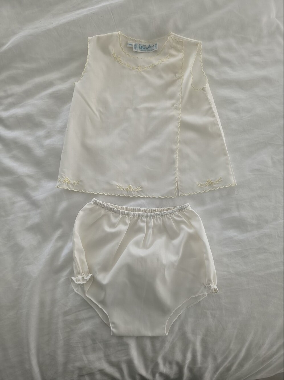 Feltman Bros White & Lemon Baby Matching Set - Sleeveless Top & Bloomers
